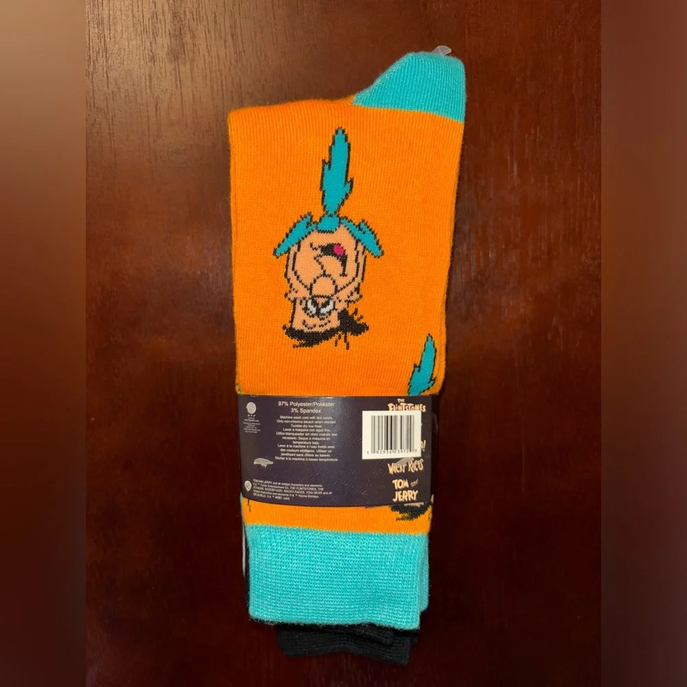 HANNA-BARBERA NOVELTY CREW SOCKS NWT MEN’S SHOE SIZE 6-12